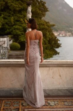 Front Page 5 Front Page -ALAMOUR STORE 116 055deb61 d6a5 4e59 be45 d18f5174470d