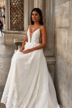 Ela Gown -ALAMOUR STORE 119 6498fe1d c78d 4eb1 ab4a c55c6355363b