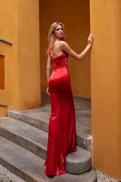 Betty - Red 17 Betty - Red -ALAMOUR STORE 129 2e02cc06 d2ee 4043 be6d 8e4d7eda1512