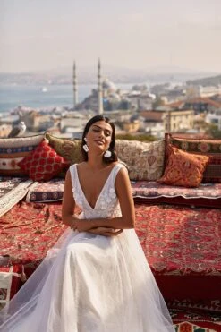 Aiyla Gown -ALAMOUR STORE 12 29ac5315 a5be 4577 b041 e38d0af64637