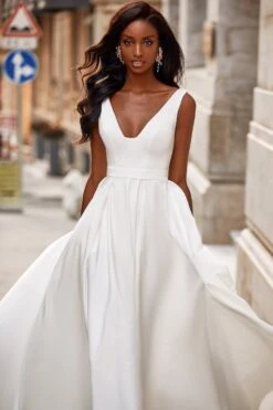 Keri Gown 9 Keri Gown -ALAMOUR STORE 18 882f50d9 d7d4 450c bd02 f3683a800c92