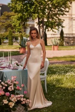 Grace - Champagne 10 Grace - Champagne -ALAMOUR STORE 2 6f2ef8f8 1e9c 46a0 a4dc 44a4436aafc2