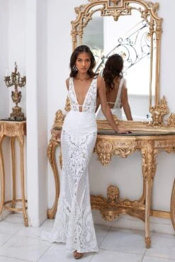 Elyse - White -ALAMOUR STORE 30 aac7f9a2 8e12 4be2 91f1 1d6ecd99c617