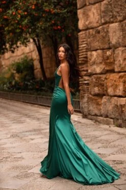 Felicita Satin Gown - Emerald -ALAMOUR STORE 328 ba9efbc2 5993 4453 8ded adf575f8fa20