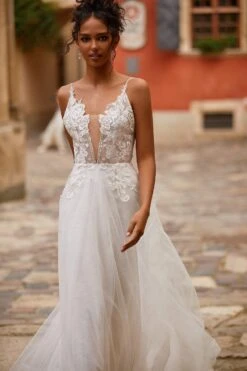 Lidia Gown -ALAMOUR STORE 38 e4eab01e 7130 409c 82fa 0841579c4217