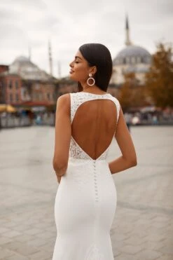 Nazan Gown -ALAMOUR STORE 45 5490a9fd fc71 4851 8d75 d007cb33cd27