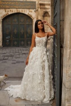 Esen Gown -ALAMOUR STORE 49 efeb6546 6ecf 4e2e 97be 7aa9dff52c37