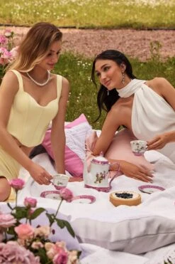 Sofia - White -ALAMOUR STORE 60 bb59c980 ecd5 4573 96ab 964455af8694