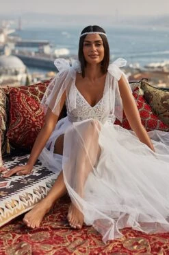 Ceyda Gown -ALAMOUR STORE 6 5b3a5f81 22d6 42ad a469 465811047e3e