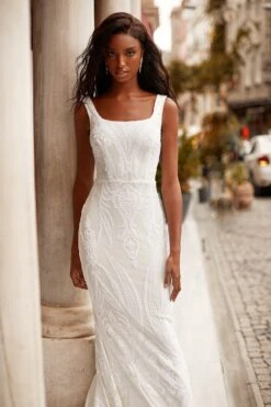 Cyndi - White -ALAMOUR STORE 85 57d14f75 c046 4f91 9773 794c337d8c1a