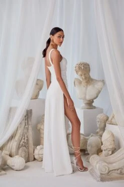 Laria - White -ALAMOUR STORE 8 1600x 460a985a 56b4 4334 9974 4c8b56dad474