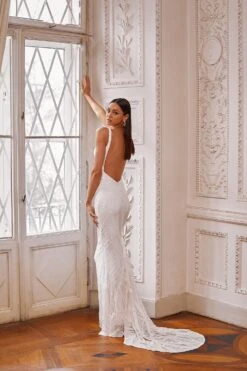 Larisa - White -ALAMOUR STORE 8 ee705FGHece c702 4056 8d3c 664b94257b23 1600x ce172a11 e03e 44d1 8aa3 4b86fe8d62a2