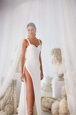 Laria - White -ALAMOUR STORE 8 ee705ece cW702 4056 8d3c 664b94257b23 1600x 1eac51d3 80c6 49d2 a533 42c4beb174d3