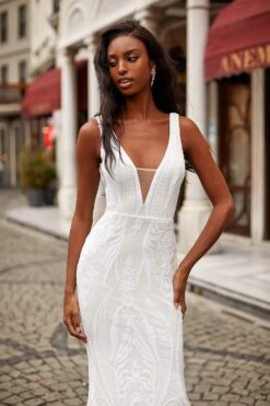 Meghan - White -ALAMOUR STORE 91 3191d536 dbb5 4d90 8542 a6ec438f517e